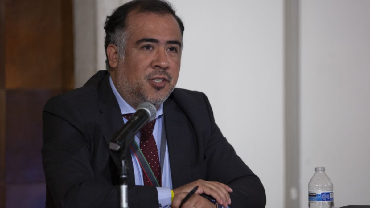 Renuncia Omar Gómez, fiscal del caso Ayotzinapa