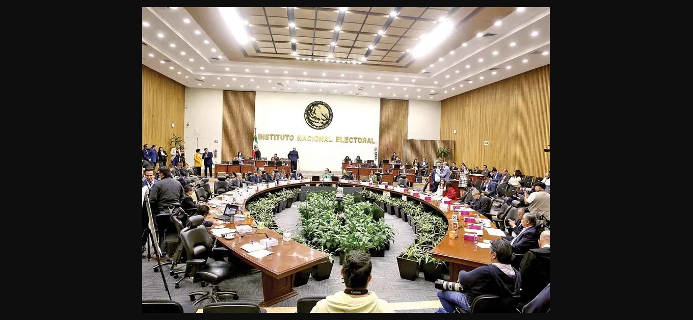 No queda un solo mando de la pasada administración en el INE